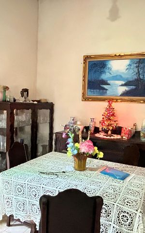 Casa à venda com 200m², 3 quartos e 5 vagas Casa à venda com 200m², 3 quartos e 5 vagasSala