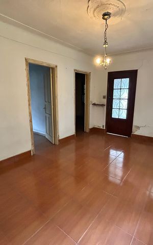 Casa à venda com 200m², 3 quartos e 5 vagas Casa à venda com 200m², 3 quartos e 5 vagasSala