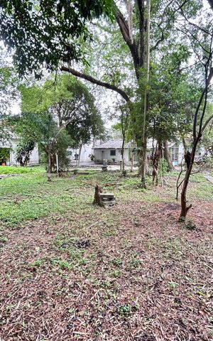 Casa à venda com 200m², 3 quartos e 5 vagas Casa à venda com 200m², 3 quartos e 5 vagasQuintal