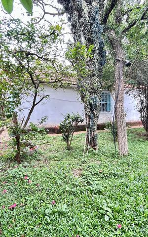 Casa à venda com 200m², 3 quartos e 5 vagas Casa à venda com 200m², 3 quartos e 5 vagasGaragem