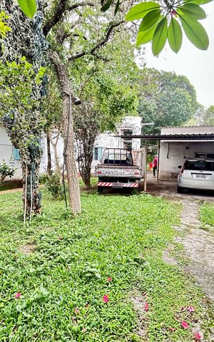Casa à venda com 200m², 3 quartos e 5 vagas Casa à venda com 200m², 3 quartos e 5 vagasGaragem