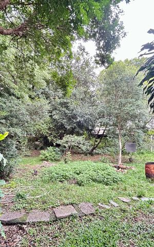 Casa à venda com 200m², 3 quartos e 5 vagas Casa à venda com 200m², 3 quartos e 5 vagasQuintal