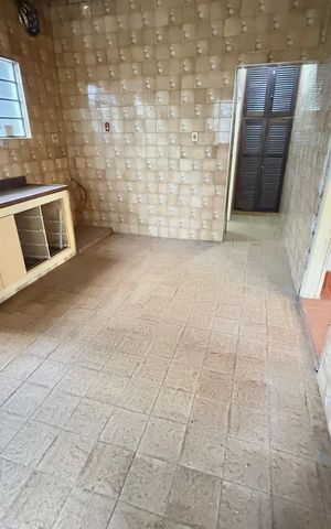Casa à venda com 200m², 3 quartos e 5 vagas Casa à venda com 200m², 3 quartos e 5 vagasCozinha