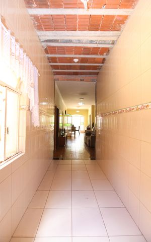 Casa à venda com 360m², 4 quartos e 4 vagasCorredor