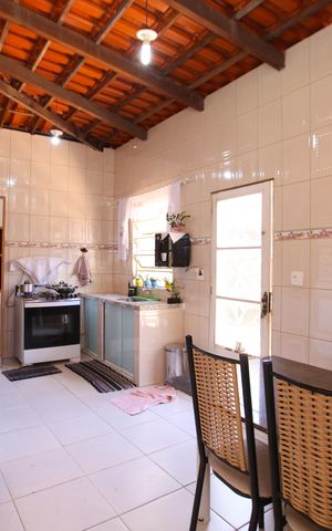 Casa à venda com 360m², 4 quartos e 4 vagasCozinha