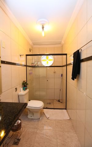 Casa à venda com 360m², 4 quartos e 4 vagasBanheiro Social