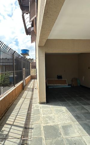 Casa à venda com 125m², 4 quartos e 2 vagasGaragem