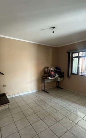 Casa à venda com 125m², 4 quartos e 2 vagasSala