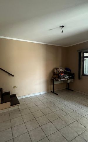 Casa à venda com 125m², 4 quartos e 2 vagasSala