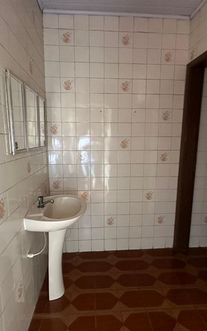 Casa à venda com 125m², 4 quartos e 2 vagasBanheiro