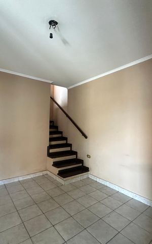 Casa à venda com 125m², 4 quartos e 2 vagasSala