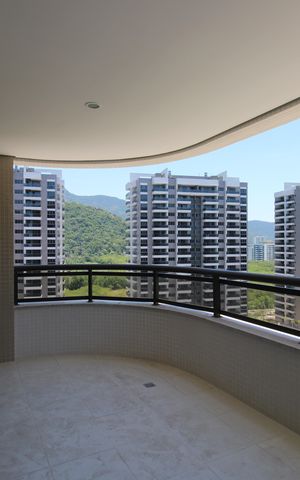 Apartamento à venda com 126m², 4 quartos e 2 vagasSala - Varanda
