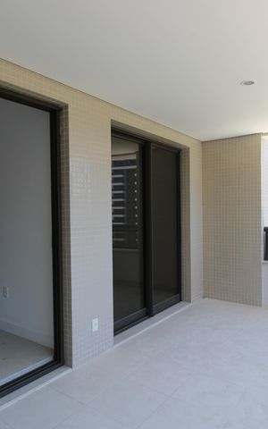 Apartamento à venda com 126m², 4 quartos e 2 vagasSala - Varanda