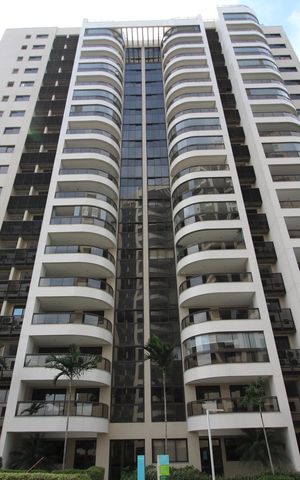 Apartamento à venda com 126m², 4 quartos e 2 vagasFachada do bloco