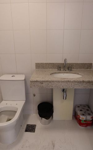 Apartamento à venda com 126m², 4 quartos e 2 vagasBanheiro social