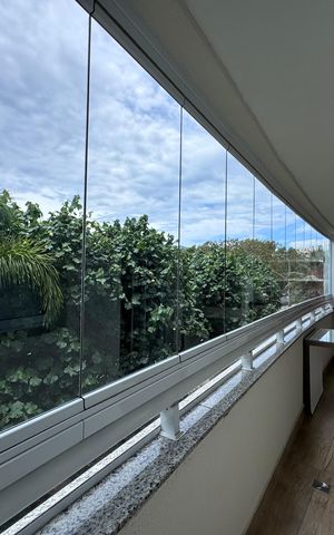 Apartamento à venda com 92m², 3 quartos e 2 vagas Apartamento à venda com 92m², 3 quartos e 2 vagasVaranda