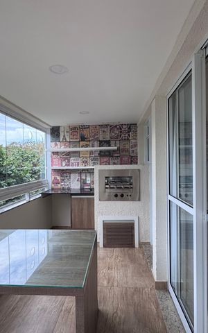 Apartamento à venda com 92m², 3 quartos e 2 vagas Apartamento à venda com 92m², 3 quartos e 2 vagasVaranda