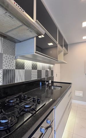 Apartamento à venda com 92m², 3 quartos e 2 vagas Apartamento à venda com 92m², 3 quartos e 2 vagasCozinha e Área de Serviço