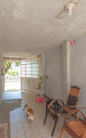 Casa à venda com 120m², 3 quartos e 2 vagas Casa à venda com 120m², 3 quartos e 2 vagasVaranda/Garagem