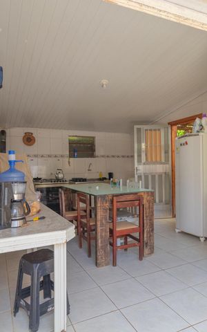 Casa à venda com 120m², 3 quartos e 2 vagas Casa à venda com 120m², 3 quartos e 2 vagasVaranda gourmet