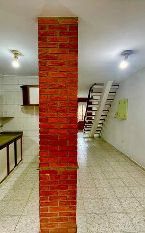 Casa à venda com 300m², 5 quartos e 4 vagas Casa à venda com 300m², 5 quartos e 4 vagasCozinha