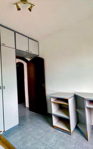 Casa à venda com 300m², 5 quartos e 4 vagas Casa à venda com 300m², 5 quartos e 4 vagasQuarto 2