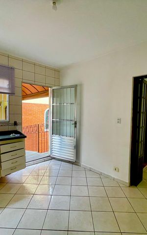 Casa à venda com 300m², 5 quartos e 4 vagas Casa à venda com 300m², 5 quartos e 4 vagasCozinha 3