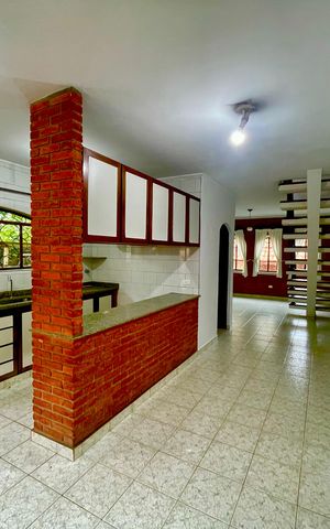 Casa à venda com 300m², 5 quartos e 4 vagas Casa à venda com 300m², 5 quartos e 4 vagasCozinha