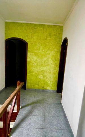 Casa à venda com 300m², 5 quartos e 4 vagas Casa à venda com 300m², 5 quartos e 4 vagasHall quartos
