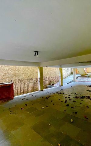 Casa à venda com 300m², 5 quartos e 4 vagas Casa à venda com 300m², 5 quartos e 4 vagasChurrasqueira