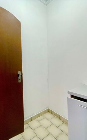 Casa à venda com 300m², 5 quartos e 4 vagas Casa à venda com 300m², 5 quartos e 4 vagasBanheiro 1