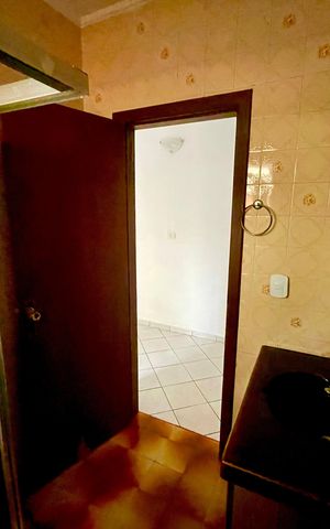 Casa à venda com 300m², 5 quartos e 4 vagas Casa à venda com 300m², 5 quartos e 4 vagasBanheiro 3