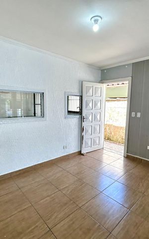 Casa à venda com 150m², 2 quartos e 1 vaga Casa à venda com 150m², 2 quartos e 1 vagaSala