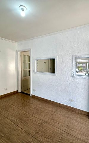 Casa à venda com 150m², 2 quartos e 1 vaga Casa à venda com 150m², 2 quartos e 1 vagaSala