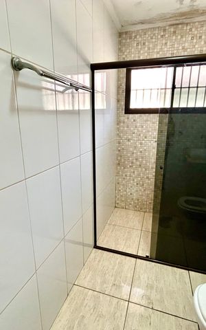 Casa à venda com 150m², 2 quartos e 1 vaga Casa à venda com 150m², 2 quartos e 1 vagaBanheiro