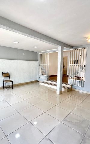 Casa à venda com 150m², 2 quartos e 1 vaga Casa à venda com 150m², 2 quartos e 1 vagaGaragem