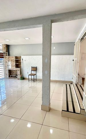 Casa à venda com 150m², 2 quartos e 1 vaga Casa à venda com 150m², 2 quartos e 1 vagaGaragem