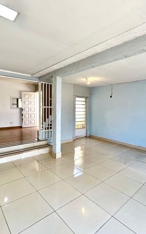 Casa à venda com 150m², 2 quartos e 1 vaga Casa à venda com 150m², 2 quartos e 1 vagaGaragem