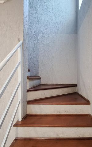 Casa à venda com 253m², 4 quartos e 2 vagasCorredor