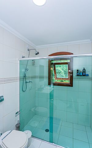 Casa para alugar com 450m², 4 quartos e 8 vagas Casa para alugar com 450m², 4 quartos e 8 vagasBanheiro suite 4