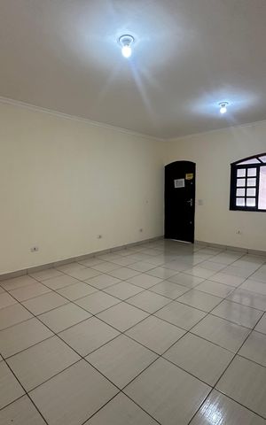 Casa à venda com 260m², 3 quartos e 4 vagas Casa à venda com 260m², 3 quartos e 4 vagasSala