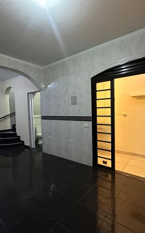 Casa à venda com 260m², 3 quartos e 4 vagas Casa à venda com 260m², 3 quartos e 4 vagasCozinha