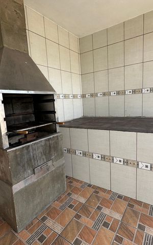 Casa à venda com 260m², 3 quartos e 4 vagas Casa à venda com 260m², 3 quartos e 4 vagasÁrea comum - Churrasqueira