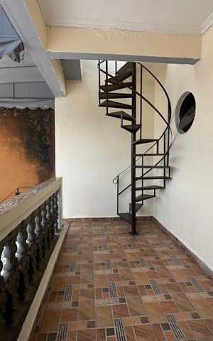 Casa à venda com 260m², 3 quartos e 4 vagas Casa à venda com 260m², 3 quartos e 4 vagasVaranda da Suíte