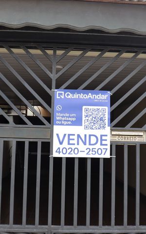 Casa à venda com 260m², 3 quartos e 4 vagas Casa à venda com 260m², 3 quartos e 4 vagasPlaca