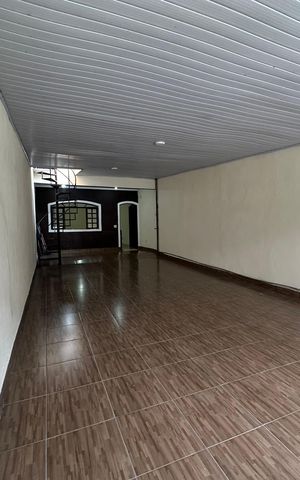 Casa à venda com 260m², 3 quartos e 4 vagas Casa à venda com 260m², 3 quartos e 4 vagasGaragem