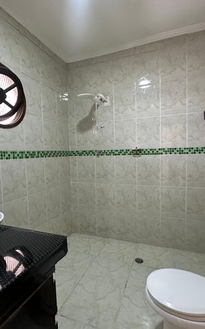 Casa à venda com 260m², 3 quartos e 4 vagas Casa à venda com 260m², 3 quartos e 4 vagasBanheiro da Suíte