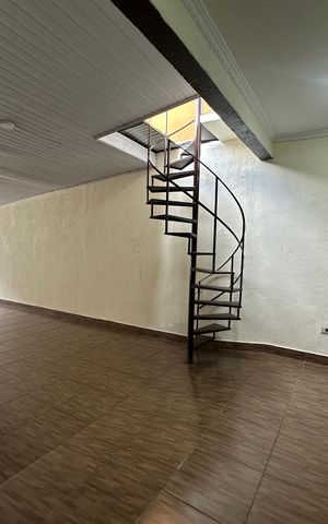 Casa à venda com 260m², 3 quartos e 4 vagas Casa à venda com 260m², 3 quartos e 4 vagasGaragem