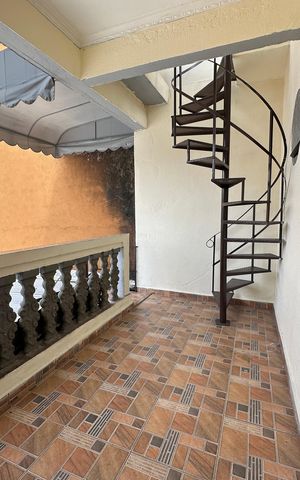 Casa à venda com 260m², 3 quartos e 4 vagas Casa à venda com 260m², 3 quartos e 4 vagasVaranda da Suíte
