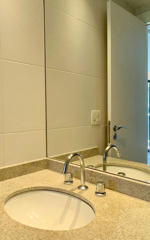 Studio para alugar com 30m², 1 quarto e 1 vaga Studio para alugar com 30m², 1 quarto e 1 vagaBanheiro